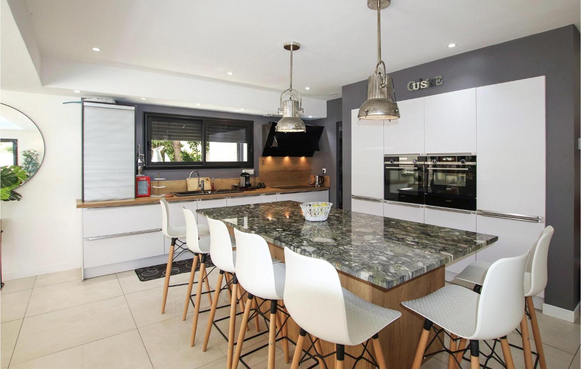 Amazing Home In Avignon With Kitchen Exteriör bild