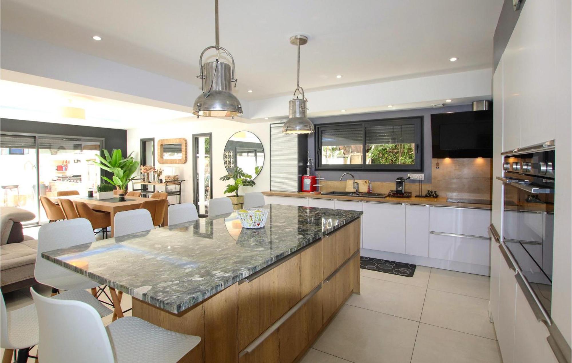 Amazing Home In Avignon With Kitchen Exteriör bild
